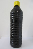 schwarze Flasche mit kindergesichertem Verschluss