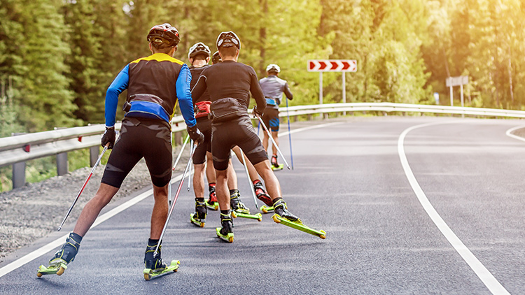 Herren beim Nordic-Blading; Bildrechte Bayer. Gewerbeaufsicht